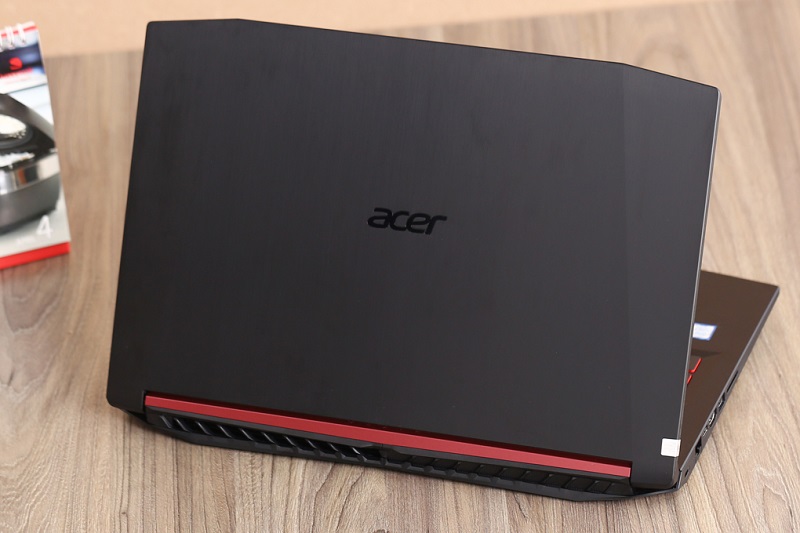 Acer Nitro 5 AN515-52-70AE